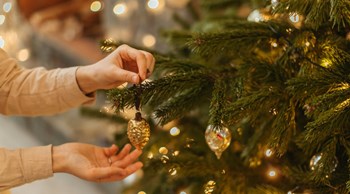 Keeping an eye on your spending through the "Festive Cheer"